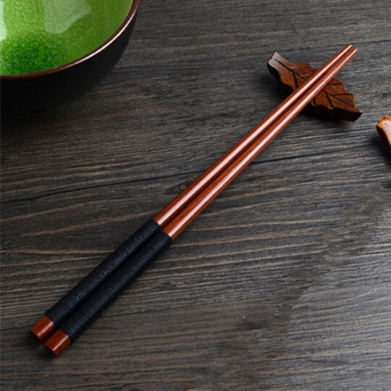 Conjunto de pauzinhos de sushi de madeira de castanha natural japonês feito à
