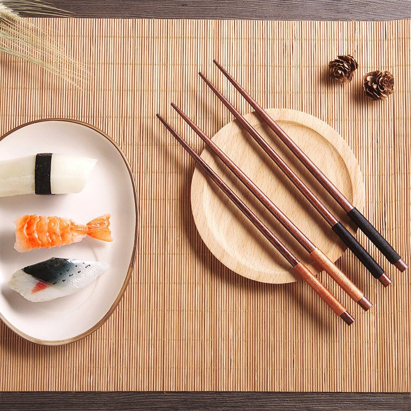Conjunto de pauzinhos de sushi de madeira de castanha natural japonês feito à